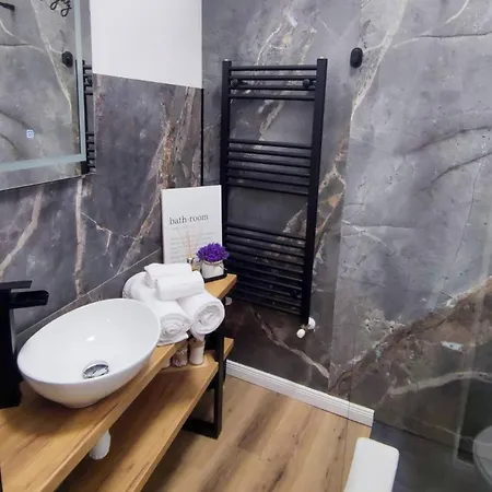 Julia Decebal - New, Central, Train Station, Park, Self Check-in * Cluj-Napoca