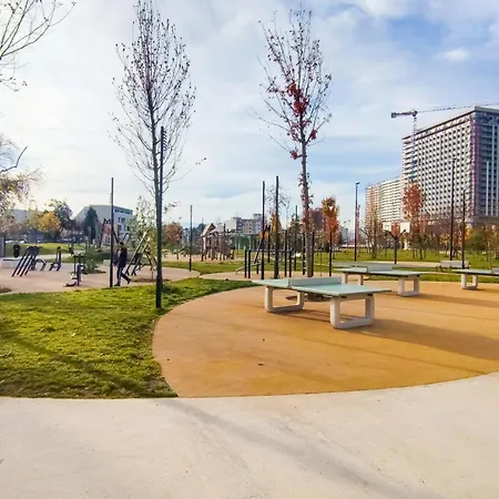 Julia Decebal - New, Central, Train Station, Park, Self Check-in Kluž