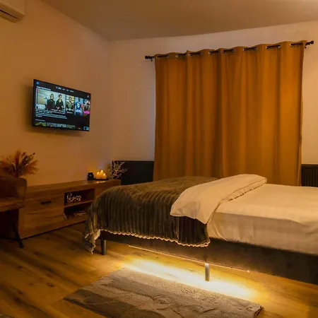 Julia Decebal - New, Central, Train Station, Park, Self Check-in * Cluj-Napoca